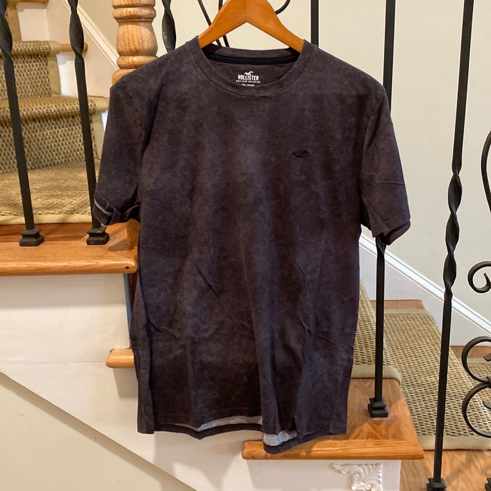 Hollister Tone-on-Tone Logo T-shirt